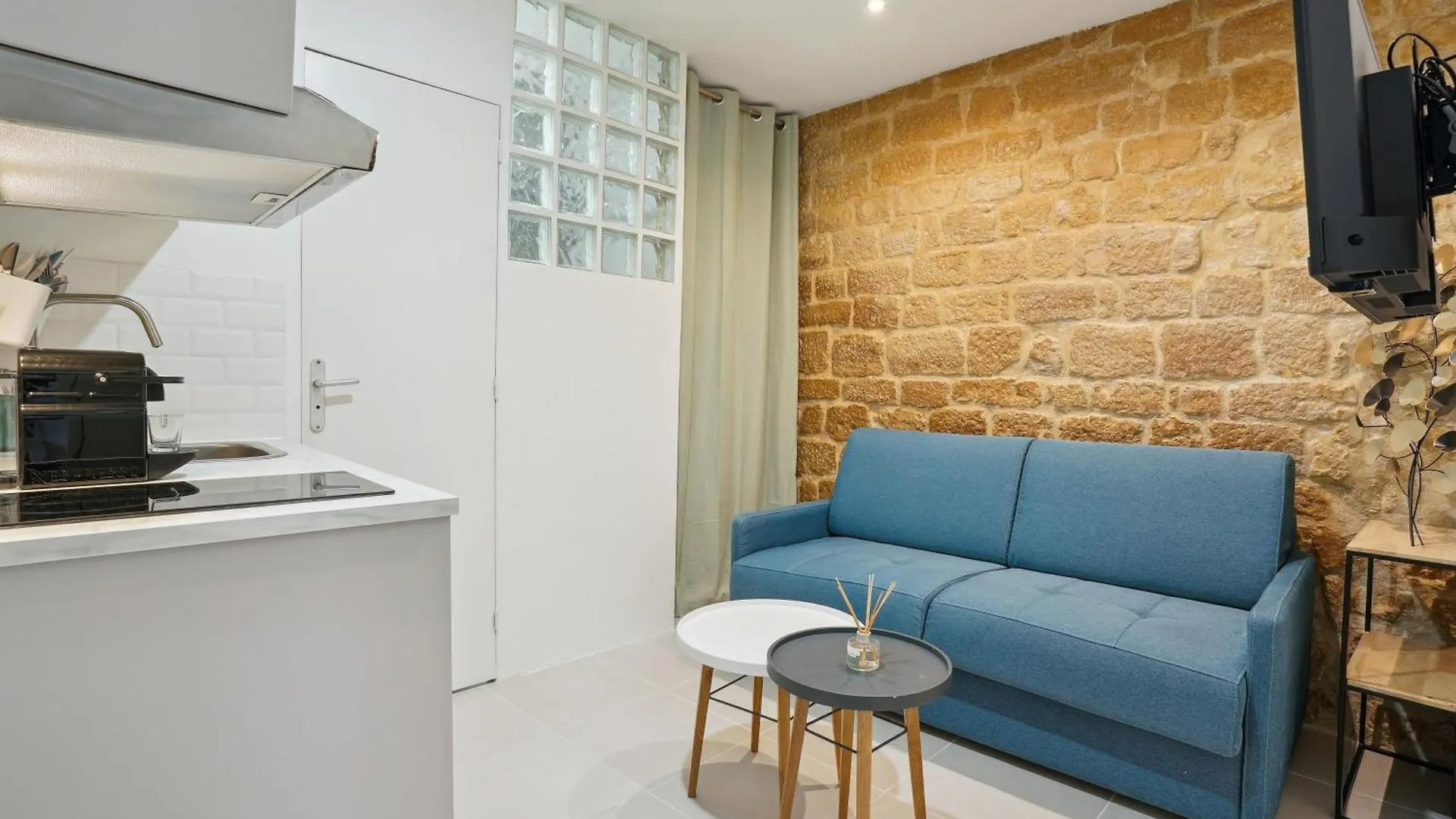 Apartment Tiny 12 D Paris's Heart! *